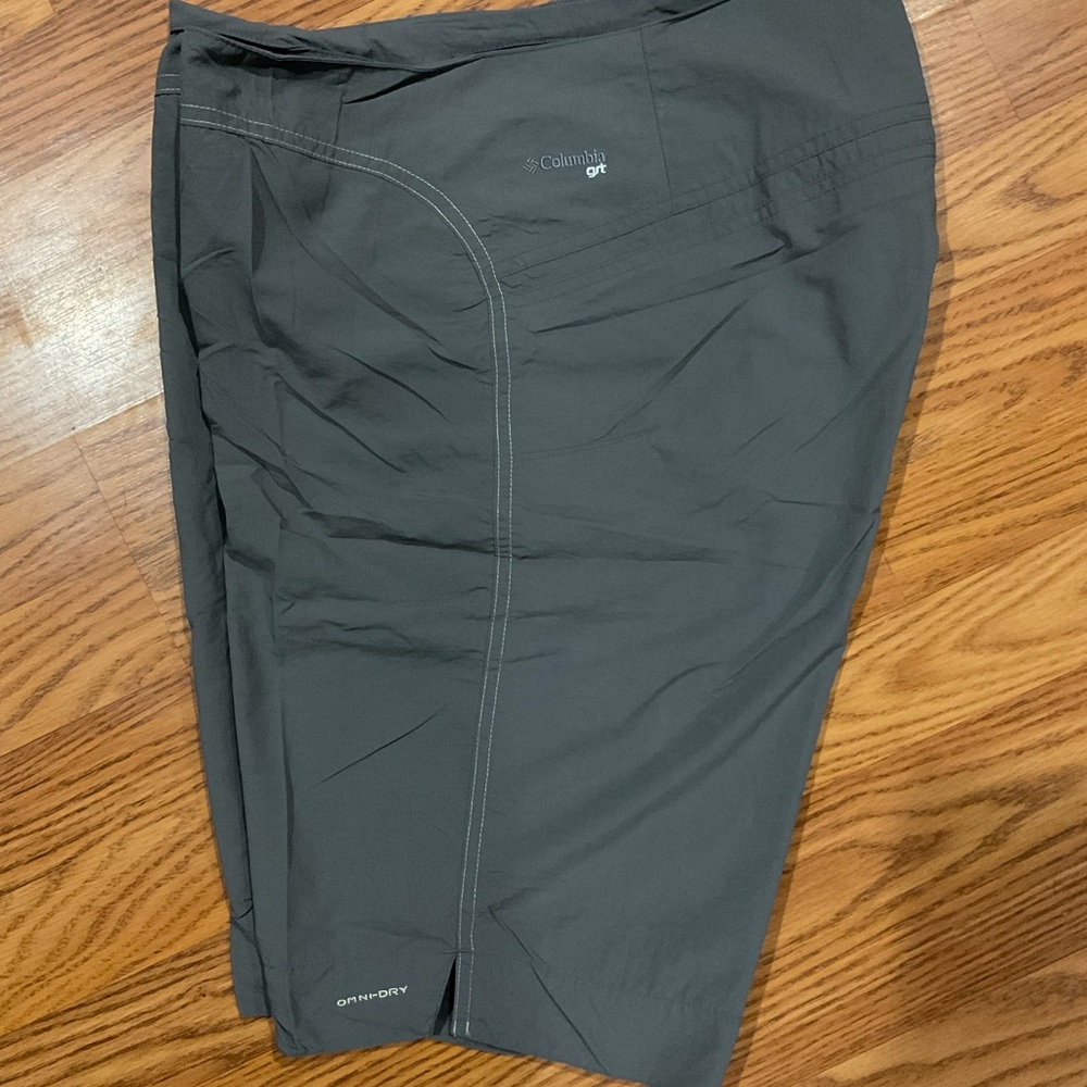 Columbia gray burmuda shorts, size 12